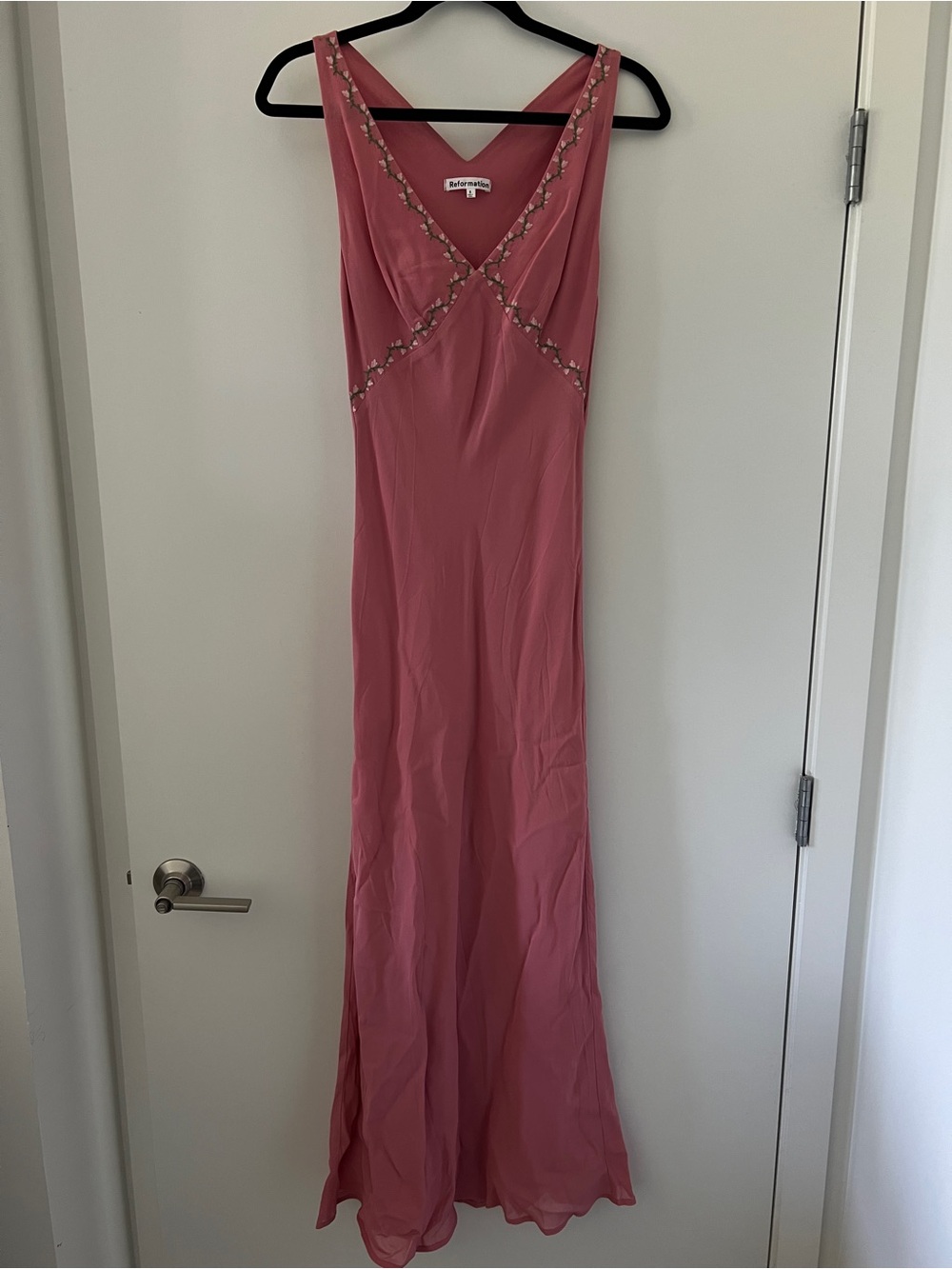 Nwot Reformation dusty pink v neck slip dress with floral embroidered Small